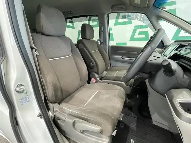 ホンダ ステップワゴン G ホンダセンシング 鹿児島県 2017(平29)年 5.7万km ホワイトオーキッドパール 禁煙車/純正ナビ/バックカメラ/両側パワースライドドア/ホンダセンシング/・クルーズコントロール/・衝突被害軽減ブレーキ/・車線維持支援システム/・誤発進抑制機能/・路外逸脱抑制機能/・先行者お知らせ機能/・標識認識機能/わくわくゲート/フルオートエアコン/ドアバイザー/純正フロアマット/電動格納ミラー/ETC