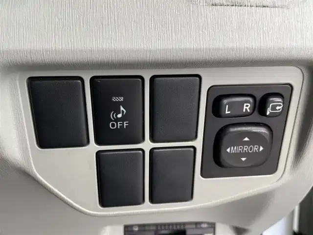 トヨタ プリウス G 大分県 2013(平25)年 7.4万km ホワイトパールクリスタルシャイン 純正SDナビ（NSZT-W62G）/　BT/CD/DVD/フルセグ/バックカメラ/パワーシート（D席）/ビルトインETC/クルーズコントロール/スペアキー/スマートキー/プッシュスタート/オートライト/カーテンエアバック/ステアリングスイッチ/純正フロアマット