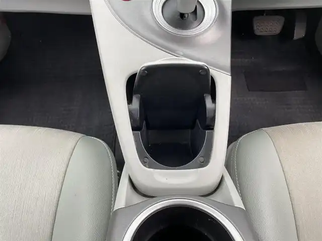 トヨタ プリウス G 大分県 2013(平25)年 7.4万km ホワイトパールクリスタルシャイン 純正SDナビ（NSZT-W62G）/　BT/CD/DVD/フルセグ/バックカメラ/パワーシート（D席）/ビルトインETC/クルーズコントロール/スペアキー/スマートキー/プッシュスタート/オートライト/カーテンエアバック/ステアリングスイッチ/純正フロアマット