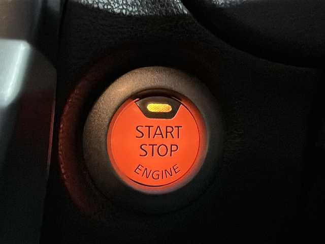 日産 ノート メダリスト 福島県 2012(平24)年 6.1万km ラディアントレッド 純正7インチナビ/・型番：MM112-W/・ワンセグTV/SD/CD/AUX/FM/AM/・バックカメラ/・アラウンドビューモニター/革張りステアリング/ハーフレザーシート/プッシュスタート/・スマートキー/・スペアキー1本/電動格納ミラー/アイドリングストップ/ハロゲンヘッドライト/・オートライト/・ヘッドライトレベライザー/純正ドアバイザー/純正フロアマット/積込みスタッドレスタイヤ/・LOXARNY SPORTアルミ/・溝8mm