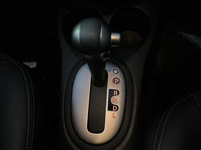 日産 ノート メダリスト 福島県 2012(平24)年 6.1万km ラディアントレッド 純正7インチナビ/・型番：MM112-W/・ワンセグTV/SD/CD/AUX/FM/AM/・バックカメラ/・アラウンドビューモニター/革張りステアリング/ハーフレザーシート/プッシュスタート/・スマートキー/・スペアキー1本/電動格納ミラー/アイドリングストップ/ハロゲンヘッドライト/・オートライト/・ヘッドライトレベライザー/純正ドアバイザー/純正フロアマット/積込みスタッドレスタイヤ/・LOXARNY SPORTアルミ/・溝8mm