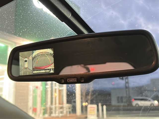 日産 ノート メダリスト 福島県 2012(平24)年 6.1万km ラディアントレッド 純正7インチナビ/・型番：MM112-W/・ワンセグTV/SD/CD/AUX/FM/AM/・バックカメラ/・アラウンドビューモニター/革張りステアリング/ハーフレザーシート/プッシュスタート/・スマートキー/・スペアキー1本/電動格納ミラー/アイドリングストップ/ハロゲンヘッドライト/・オートライト/・ヘッドライトレベライザー/純正ドアバイザー/純正フロアマット/積込みスタッドレスタイヤ/・LOXARNY SPORTアルミ/・溝8mm