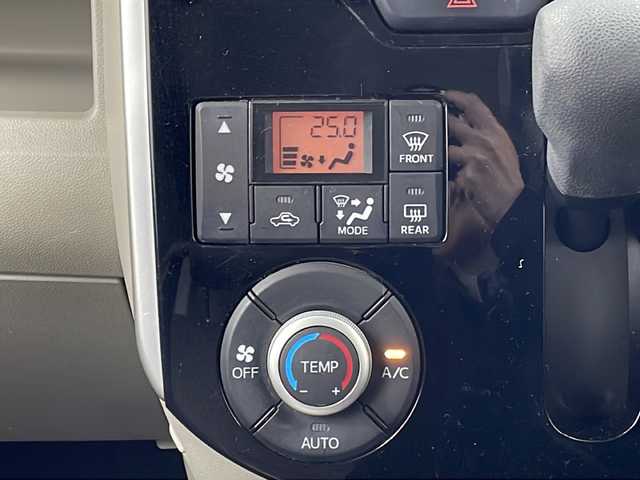 ダイハツ タント X SAⅡ 大阪府 2016(平28)年 6.3万km パールホワイトⅢ 純正SDナビ/【BT/フルセグTV/DVD]/バックカメラ/ETC/ドライブレコーダー/両側パワースライドドア/衝突被害軽減システム/オートライト/ハロゲンライト/後席サンシェード/純正フロアマット/ドアバイザー/スペアキー