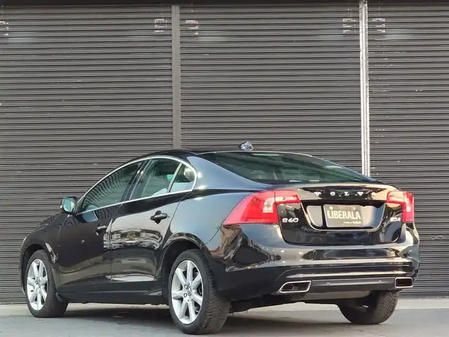ボルボ ｓ６０ D4 Se 純正ナビ Bt クルコン Bカメラ 革シート 16年式 平成28年式 オニキスブラックp Id 中古車検索のガリバー
