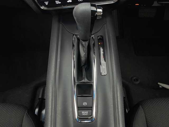 ホンダ ヴェゼル X ホンダセンシング 新潟県 2017(平29)年 4.1万km ホワイトオーキッドパール ４WD/ホンダセンシング/純正メモリナビTV/Bluetooth/CD/バックカメラ/ドライブレコーダー/ETC/シートヒーター/プッシュスタート/スマートキー/スペアキー/オートライト/フォグランプ/純正フロアマット/社外１６インチアルミホイール/ドアバイザー/保証書