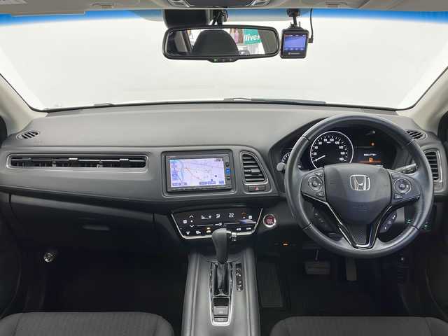 ホンダ ヴェゼル X ホンダセンシング 長野県 2017(平29)年 4.1万km ホワイトオーキッドパール ４WD/ホンダセンシング/・クルーズコントロール（追従あり）/・レーンキープアシスト/・衝突被害軽減システム/・クリアランスソナー/純正メモリナビ（型番：VXM-174CSi）/（ワンセグTV＆CD＆SD＆USB＆iPod）/バックカメラ/寒冷地仕様/ビルトインETC/ドライブレコーダー（前）/シートヒーター（前席）/電動パーキングブレーキ/ブレーキホールド/プッシュスタート/スマートキー/スペアキー/LEDヘッドライト/オートライト/フォグランプ/純正フロアマット/社外１６インチアルミホイール/ドアバイザー/保証書/取扱説明書