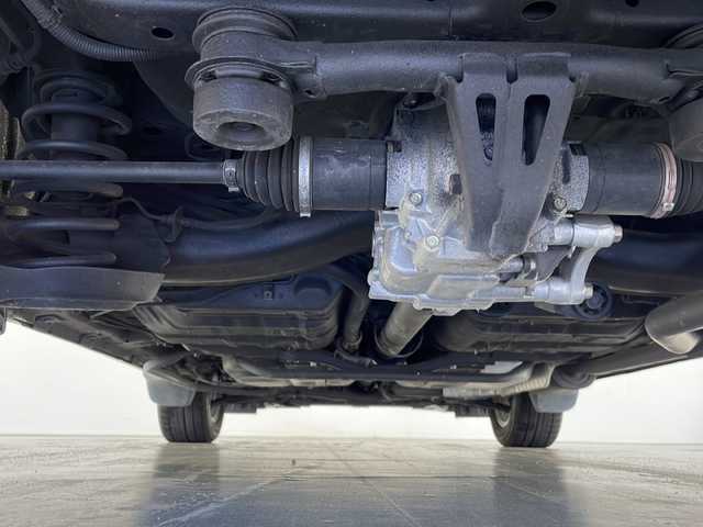 ホンダ ヴェゼル X ホンダセンシング 長野県 2017(平29)年 4.1万km ホワイトオーキッドパール ４WD/ホンダセンシング/・クルーズコントロール（追従あり）/・レーンキープアシスト/・衝突被害軽減システム/・クリアランスソナー/純正メモリナビ（型番：VXM-174CSi）/（ワンセグTV＆CD＆SD＆USB＆iPod）/バックカメラ/寒冷地仕様/ビルトインETC/ドライブレコーダー（前）/シートヒーター（前席）/電動パーキングブレーキ/ブレーキホールド/プッシュスタート/スマートキー/スペアキー/LEDヘッドライト/オートライト/フォグランプ/純正フロアマット/社外１６インチアルミホイール/ドアバイザー/保証書/取扱説明書