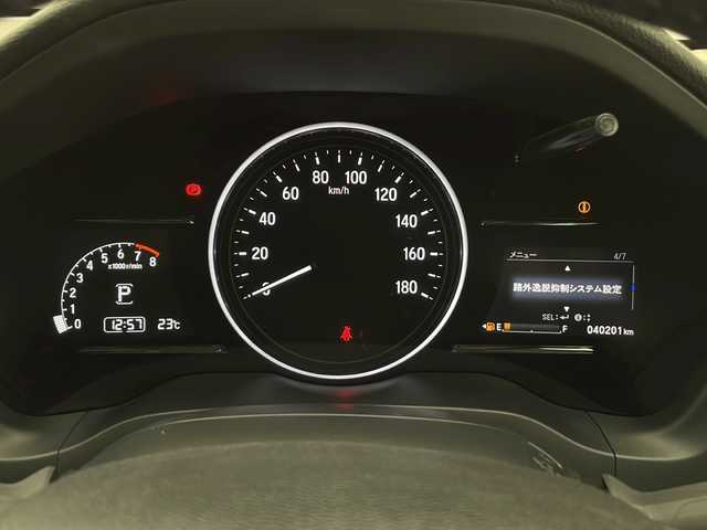 ホンダ ヴェゼル X ホンダセンシング 長野県 2017(平29)年 4.1万km ホワイトオーキッドパール ４WD/ホンダセンシング/・クルーズコントロール（追従あり）/・レーンキープアシスト/・衝突被害軽減システム/・クリアランスソナー/純正メモリナビ（型番：VXM-174CSi）/（ワンセグTV＆CD＆SD＆USB＆iPod）/バックカメラ/寒冷地仕様/ビルトインETC/ドライブレコーダー（前）/シートヒーター（前席）/電動パーキングブレーキ/ブレーキホールド/プッシュスタート/スマートキー/スペアキー/LEDヘッドライト/オートライト/フォグランプ/純正フロアマット/社外１６インチアルミホイール/ドアバイザー/保証書/取扱説明書