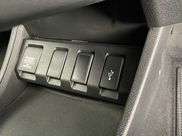 ホンダ ヴェゼル X ホンダセンシング 長野県 2017(平29)年 4.1万km ホワイトオーキッドパール ４WD/ホンダセンシング/・クルーズコントロール（追従あり）/・レーンキープアシスト/・衝突被害軽減システム/・クリアランスソナー/純正メモリナビ（型番：VXM-174CSi）/（ワンセグTV＆CD＆SD＆USB＆iPod）/バックカメラ/寒冷地仕様/ビルトインETC/ドライブレコーダー（前）/シートヒーター（前席）/電動パーキングブレーキ/ブレーキホールド/プッシュスタート/スマートキー/スペアキー/LEDヘッドライト/オートライト/フォグランプ/純正フロアマット/社外１６インチアルミホイール/ドアバイザー/保証書/取扱説明書