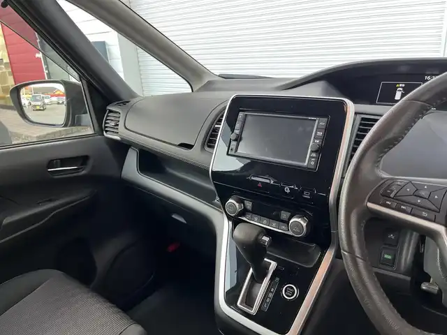 日産 セレナ ハイウェイスターVセレクションⅡ 高知県 2019(令1)年 6.1万km ダイヤモンドブラック 純正メモリナビ/フルセグ/全方位カメラ/バックカメラ/エマージェンシーブレーキ/前後ソナー/クルーズコントロール/ETC/LEDヘッドライト/取扱説明書/保証書/スペアキー/両側パワースライドドア/アイドリングストップ/純正フロアマット/純正16インチアルミホイール/ウォークスルー/パーキングアシスト