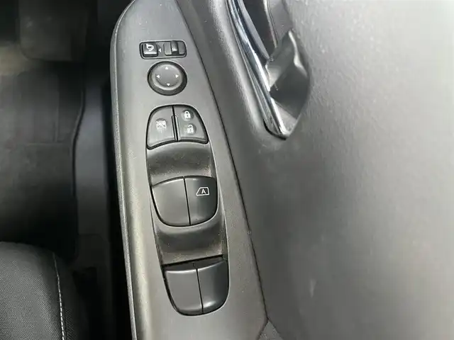 日産 セレナ ハイウェイスターVセレクションⅡ 高知県 2019(令1)年 6.1万km ダイヤモンドブラック 純正メモリナビ/フルセグ/全方位カメラ/バックカメラ/エマージェンシーブレーキ/前後ソナー/クルーズコントロール/ETC/LEDヘッドライト/取扱説明書/保証書/スペアキー/両側パワースライドドア/アイドリングストップ/純正フロアマット/純正16インチアルミホイール/ウォークスルー/パーキングアシスト