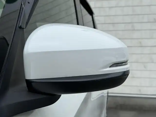 ホンダ フリード G ホンダセンシング 福岡県 2022(令4)年 0.9万km プラチナホワイトパール 純正9型SDナビ(フルセグTV/CD/DVD/BT)バックモニターホンダセンシングレーダークルコン両側パワスラドラレコETCシートヒーターUSBポート純正LEDヘッドライト純正フロアマットスマートキープッシュスタート