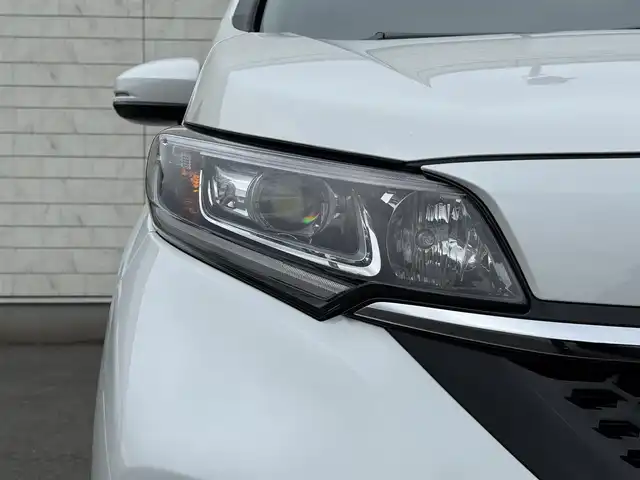 ホンダ フリード G ホンダセンシング 福岡県 2022(令4)年 0.9万km プラチナホワイトパール 純正9型SDナビ(フルセグTV/CD/DVD/BT)バックモニターホンダセンシングレーダークルコン両側パワスラドラレコETCシートヒーターUSBポート純正LEDヘッドライト純正フロアマットスマートキープッシュスタート