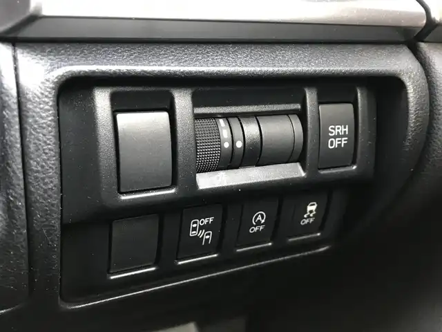 スバル インプレッサ ＸＶ 2．0i－S アイサイト 富山県 2018(平30)年 5.8万km クールグレーカーキ 4WD/純正ナビ/フルセグTV/Bluetooth/バックカメラ/ドライブレコーダー/衝突被害軽減ブレーキ/レーンキープアシスト/ブラインドスポットモニター/レーダークルーズコントロール/革巻きステアリング/ステアリングスイッチ/パワーシート/ハーフレザーシート/プッシュスタート/スマートキー/LEDヘッドライト/オートライト/ETC
