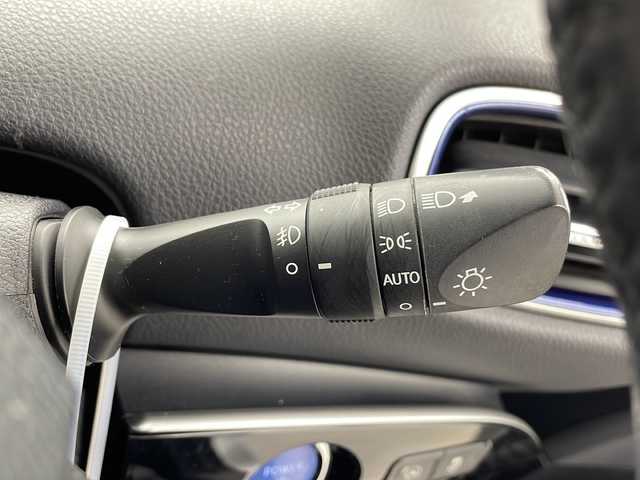 トヨタ プリウス A ツーリングセレクション 千葉県 2020(令2)年 5.9万km シルバーM ブラックレザーシート/シートヒーター/エアーシート/純正メモリーナビ/フルセグTV/Bluetooth接続/CD/DVD再生機能/モデリスタエアロ/ブラインドスポットモニター/ビルトインETC/LEDヘッドライト/オートマチックハイビーム/スマートキー/AC100V1500w