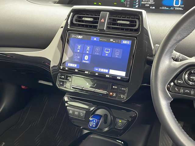 トヨタ プリウス A ツーリングセレクション 千葉県 2020(令2)年 5.9万km シルバーM ブラックレザーシート/シートヒーター/エアーシート/純正メモリーナビ/フルセグTV/Bluetooth接続/CD/DVD再生機能/モデリスタエアロ/ブラインドスポットモニター/ビルトインETC/LEDヘッドライト/オートマチックハイビーム/スマートキー/AC100V1500w