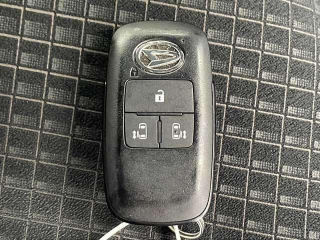 ダイハツ タント カスタム RS 千葉県 2019(令1)年 2.6万km パールブラック スマートアシスト/レーダークルーズコントロール/衝突軽減ブレーキ/クリアランスソナー/先行車発進警報/標識認識機能/レーンキープアシスト/純正SDナビ（NSZN-Y69DS）Bluetooth/CD/DVD/フルセグTV/バックカメラ/ETC/純正ドライブレコーダー前方/ハーフレザーシート/シートヒーター（D/N席）/両側パワースライドドア/LEDヘッドライト/オートライト/オートハイビーム/純正ドアバイザー/純正フロアマット/スタッドレスタイヤ