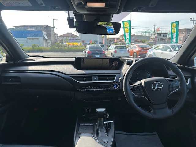 レクサス ＵＸ 250h バージョンC 大阪府 2020(令2)年 2.5万km ソニッククォーツ ナビ　/フルセグ　/Ｂｌｕｅｔｏｏｔｈ　/バックカメラ　/レザーシート　/シートヒーター　/ステアリングヒーター　/ブラインドスポットモニター　/メモリーシート　/パワーシート　/前後コーナーセンサー　/ドラレコ　/ＥＴＣ/カードキー
