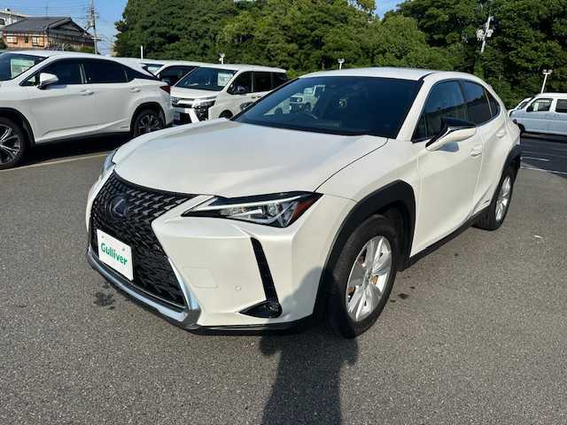 レクサス ＵＸ 250h バージョンC 大阪府 2020(令2)年 2.5万km ソニッククォーツ ナビ　/フルセグ　/Ｂｌｕｅｔｏｏｔｈ　/バックカメラ　/レザーシート　/シートヒーター　/ステアリングヒーター　/ブラインドスポットモニター　/メモリーシート　/パワーシート　/前後コーナーセンサー　/ドラレコ　/ＥＴＣ/カードキー