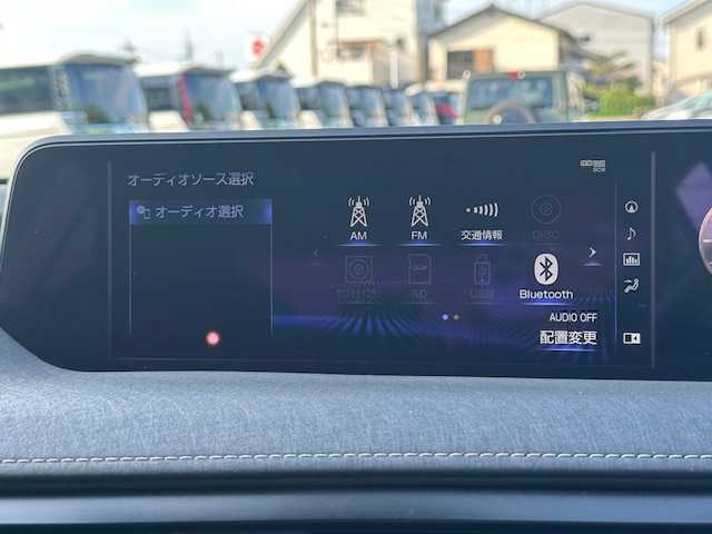 レクサス ＵＸ 250h バージョンC 大阪府 2020(令2)年 2.5万km ソニッククォーツ ナビ　/フルセグ　/Ｂｌｕｅｔｏｏｔｈ　/バックカメラ　/レザーシート　/シートヒーター　/ステアリングヒーター　/ブラインドスポットモニター　/メモリーシート　/パワーシート　/前後コーナーセンサー　/ドラレコ　/ＥＴＣ/カードキー
