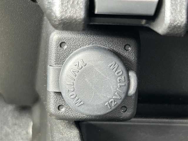 スズキ ジムニー XC 熊本県 2023(令5)年 0.7万km ブルーイッシュブラックパール3 スズキセーフティサポート/・デュアルセンサーブレーキ/・誤発進抑制機能/・車線逸脱警報機能/・ふらつき警報機能/・標識認識機能/・ハイビームアシスト/・先行車発進お知らせ/社外グリル/前後シルバーバンパー/オーバーフェンダー/前席シートヒーター/クルーズコントロール/LEDヘッドライト/・フォグランプ/純正フロアマット/革巻きステアリング/・ステアリングスイッチ/純正アルミホイール/電動格納ミラー/・ウインカーミラー/プッシュスタート/・スマートキー