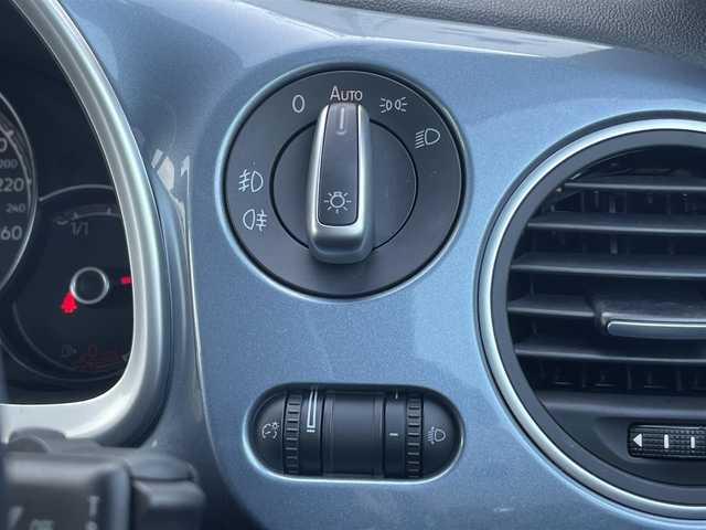 フォルクスワーゲン ザ・ビートル デザイン 愛媛県 2017(平29)年 3.7万km ライトブルー 純正ナビ/Bluetooth/DVD/フルセグTV/Bカメラ/クルコン/オートライト/純正フロアマット/ABS/MTモード付AT/スマートキー/プッシュスタート/保証書/取扱説明書/記録簿/パワーステアリング/パワーウィンドウ/Wエアバック