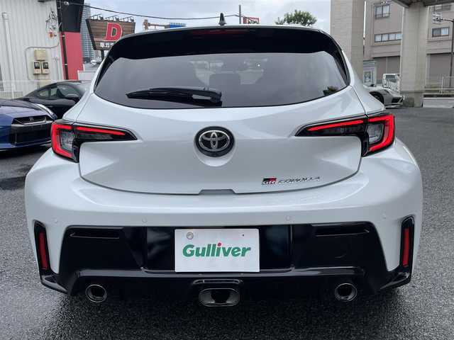 トヨタ ＧＲカローラ RZ 神奈川県 2024(令6)年 0.1万km プラチナホワイトパールマイカ ワンオーナー/純正メモリーナビ・地デジTV/バックモニター/ワイヤレス充電/ヘッドアップディスプレイ/ハーフレザーシート/前席シートヒーター/ステアリングヒーター/純正18インチAW/LEDライト/LEDフォグ/カーボンルーフ/寒冷地仕様/トヨタセーフティセンス/レーダークルーズコントロール/PCS/LDA/BSM/RCTA/SEA/RSA/コーナーセンサー/純正USB/BT/Miracast/ビルトインETC2.0/プッシュスタート/スマートキー×2/保証書・取説あり