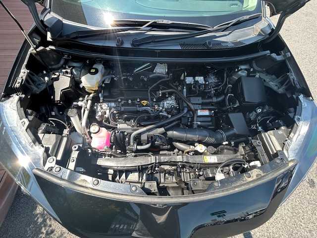 トヨタ ヤリスクロス ハイブリッド Z 茨城県 2022(令4)年 0.8万km ブラックマイカ 純正ＳＤナビ/-BT/FM/AM　/レーダークルーズコントロール　/ＥＴＣ　/バックカメラ　/D席N席シートヒーター　/D席パワーシート　/コーナーセンサー前後　/ＬＥＤヘッドライト　/オートライト　/レーンキープアシスト/純正18インチアルミホイール/オールオートパワーウィンドウ/パワーステアリング/プッシュスタート