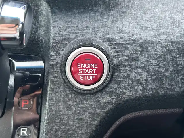 ホンダ Ｎ ＯＮＥ プレミアム ツアラー 島根県 2017(平29)年 1.5万km シャイニンググレーM 登録時走行距離/Gathersナビ(CD・DVD)/ワンセグTV/バックカメラ/クルーズコントロール/パドルシフト/ETC/ディスチャージヘッドランプ/VSA/・ABS/・トラクションコントロールシステム/・横滑り抑制/アイドリングストップ機能/LEDフォグライト/１５インチ社外AW/プッシュスタート/スマートキー(スペアキー×１)/禁煙車