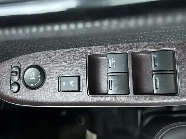 ホンダ Ｎ ＯＮＥ プレミアム ツアラー 島根県 2017(平29)年 1.5万km シャイニンググレーM 登録時走行距離/Gathersナビ(CD・DVD)/ワンセグTV/バックカメラ/クルーズコントロール/パドルシフト/ETC/ディスチャージヘッドランプ/VSA/・ABS/・トラクションコントロールシステム/・横滑り抑制/アイドリングストップ機能/LEDフォグライト/１５インチ社外AW/プッシュスタート/スマートキー(スペアキー×１)/禁煙車