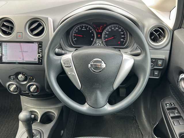 日産 ノート XVセレ +セーフ 三重県 2016(平28)年 9.4万km ダークメタルグレー 純正ナビ　/全周囲カメラ　/ＥＴＣ　/前方ドライブレコーダー　/コーナーセンサー/スペアキー　/レーンキープアシスト　/衝突軽減ブレーキ　/ＬＥＤヘッドライト　/オートライト　/ＵＳＢ給電　/純正フロアマット　/電動格納ミラー　/禁煙車
