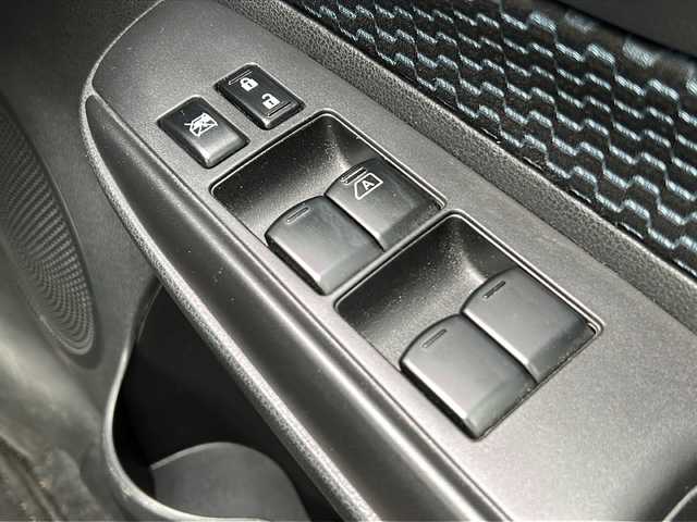 日産 ノート XVセレ +セーフ 三重県 2016(平28)年 9.4万km ダークメタルグレー 純正ナビ　/全周囲カメラ　/ＥＴＣ　/前方ドライブレコーダー　/コーナーセンサー/スペアキー　/レーンキープアシスト　/衝突軽減ブレーキ　/ＬＥＤヘッドライト　/オートライト　/ＵＳＢ給電　/純正フロアマット　/電動格納ミラー　/禁煙車