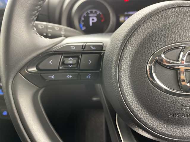 トヨタ ヤリスクロス G 道央・札幌 2022(令4)年 0.5万km ブラックマイカ ・４WD /寒冷地仕様/・トヨタセーフティセンス/・プリクラッシュセーフティ/・レーダークルーズコントロール/・純正ディスプレイオーディオ/・ナビ　/Bluetooth/USB/フルセグ/・パノラミックビュー/バックカメラ /・LEDライト/オートハイビーム/・純正エンジンスターター/・ミラーヒーター/・ビルトインETC/・スマートキー/プッシュスタート/・スタッドレスタイヤ積込