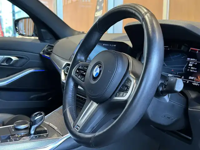 ＢＭＷ ３２０ｉ Mスポーツ 宮城県 2019(令1)年 3.9万km ミネラルグレー コンフォートパッケージ/アクティブクルーズコントロール/インテリジェントセーフティ/レーンチェンジアシスト/ヘッドアップディスプレイ/iDriveナビゲーションシステム/バックカメラ/パーキングアシスト/ハーフレザーシート/シートヒーター/メモリ機能付きパワーシート/コンフォートアクセス/パワートランク/LEDヘッドライト/オートマチックハイビーム/ドライブレコーダー/ETC2.0車載器/純正18インチAW/アルミインテリアトリム