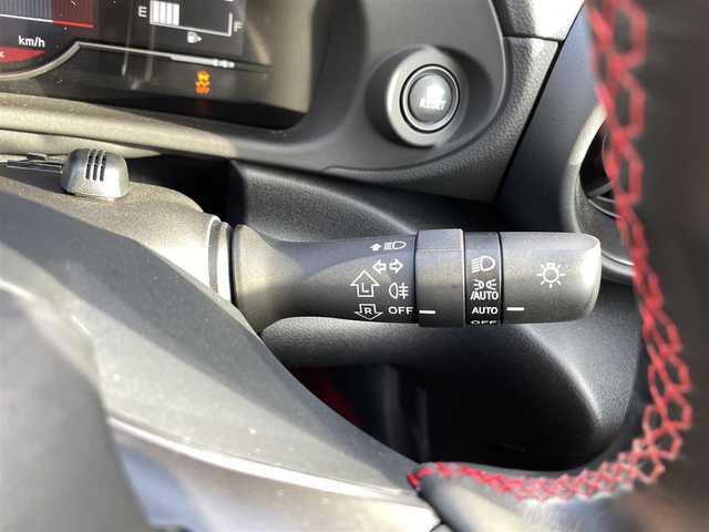 トヨタ ＧＲ８６ RZ 愛知県 2023(令5)年 5万km 赤 FUJITSUBOマフラー付き/・純正Tコネクト9インチメモリーナビ/・フルセグテレビ/・CD/DVD再生機能/・Bluetooth/USB/HDMI接続機能/・ウルトラスウェード×本革スポーツシート/・シートヒーター（運転席・助手席）/・純正18インチアルミホイール/・純正LEDヘッドライト/・オートライト/・FUJITSUBOマフラー/・トルセンLSD/・クルーズコントロール/・スマートキー/・MAX機能付きデュアルオートエアコン