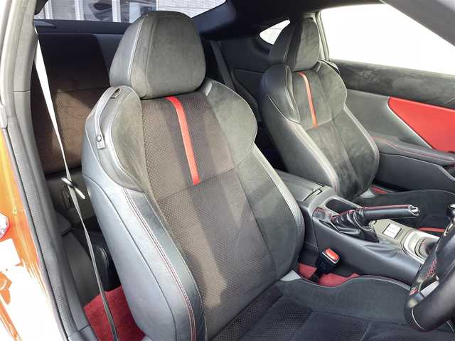 トヨタ ＧＲ８６ RZ 愛知県 2023(令5)年 5万km 赤 FUJITSUBOマフラー付き/・純正Tコネクト9インチメモリーナビ/・フルセグテレビ/・CD/DVD再生機能/・Bluetooth/USB/HDMI接続機能/・ウルトラスウェード×本革スポーツシート/・シートヒーター（運転席・助手席）/・純正18インチアルミホイール/・純正LEDヘッドライト/・オートライト/・FUJITSUBOマフラー/・トルセンLSD/・クルーズコントロール/・スマートキー/・MAX機能付きデュアルオートエアコン