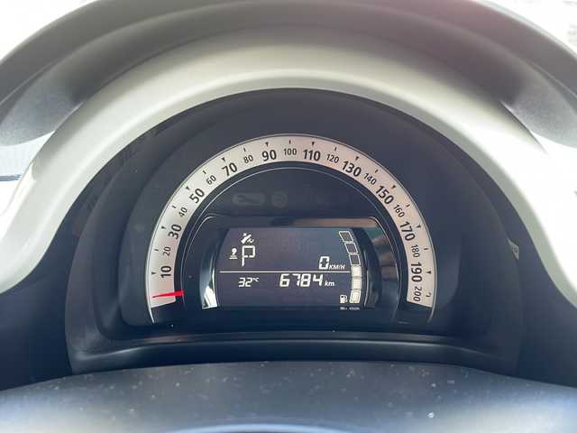 ルノー トゥインゴ インテンス 神奈川県 2022(令4)年 0.7万km ブルードラジェ 登録時走行距離6784km/車検満了日 令和9年9月29日/ワンオーナー/純正ディスプレイオーディオ/(USB/BT/AUX/AppleCarplay/AndroidAuto)/バックカメラ/リモコンキー/クルーズコントロール/速度リミッター/レーンキープアシスト/パーキングセンサー/アイドリングストップ/ハーフレザーシート/D/N席シートヒーター/ETC/前後ドライブレコーダー/オートライト/フォグランプ/フロアマット/ISOFIX/スペアキー×1/保証書/取扱説明書