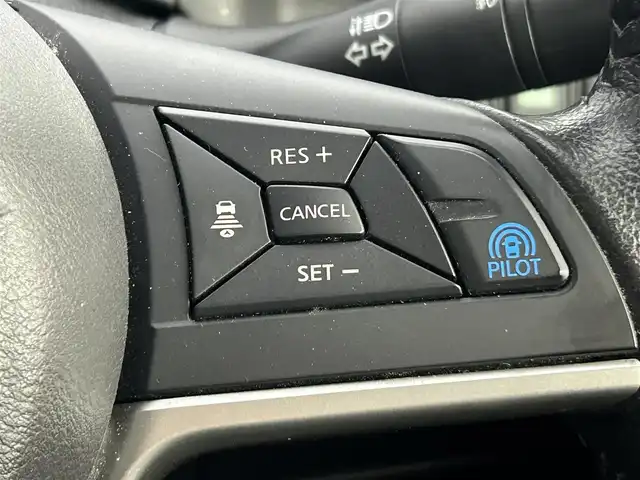 日産 セレナ ハイウェイスター Vセレクション 道央・札幌 2017(平29)年 6.3万km ダイヤモンドブラック ・4WD/・全方位カメラ/・フリップダウンモニター/・純正メモリナビ/・ＢＴ＆ＣＤ＆ＤＶＤ＆フルセグＴＶ/・衝突軽減ブレーキ/・横滑り防止機能/・前後障害物センサー/・スマートキー＆プッシュスタート/・両側パワースライド/・ＥＴＣ/・インテリジェントルームミラー/・プロパイロット/・アダプティブクルーズコントロール/・パーキングアシスト/・電動パーキングブレーキ/・ブレーキオートホールド/・純正フロアマット/・オートライト/・Wエアコン