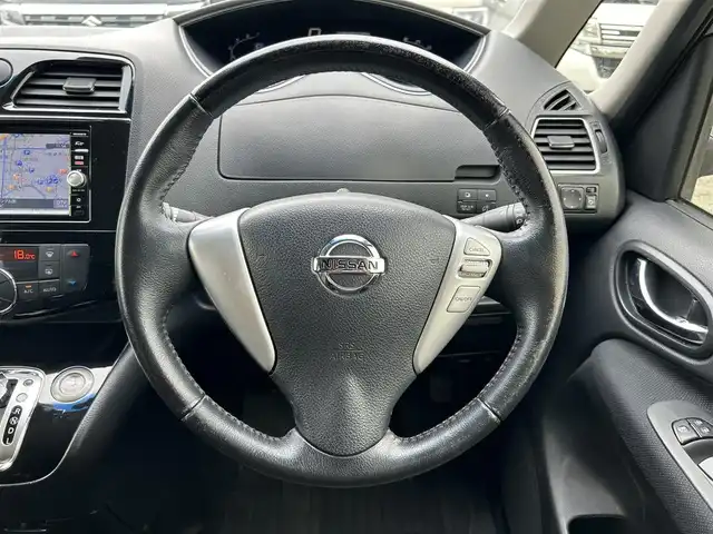 日産 セレナ HWS S HV Vセレ +SeftyⅡ 京都府 2015(平27)年 8.2万km ダイヤモンドブラック (株)IDOMが運営する【じしゃロン伏見店】の自社ローン専用車両になりますこちらは現金またはオートローンご利用時の価格です。自社ローンご希望の方は別途その旨お申付け下さい/純正ナビ　/両側パワースライドドア/ETC/３６０°カメラ　/ＤＴＶ　/クルーズコントロール　/BT AUX DVD CD　/純正１６インチＡＷ