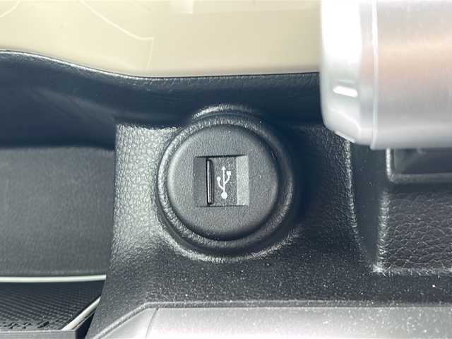スズキ クロスビー HYBRID MZ 山形県 2024(令6)年 0.3万km キャラバンアイボリーパールメタリック/ホワイト 2トーンルーフ ワンオーナー/4WD/デュアルカメラブレーキサポート/レーダークルーズコントロール/コナーセンサー/全方位カメラ/社外SDナビ/（Bluetooth/CD/DVD/フルセグ)/ハーフレザーシート/LEDオートライト/オートマチックハイビーム/フォグランプ/前後ドライブレコーダー/デジタルインナーミラー/ステアリングスイッチ/パドルシフト/メーカーオプション多数/社外マフラー/純正AW/純正フロアマット/電動格納ミラー/スマートキー×2/ドアバイザー