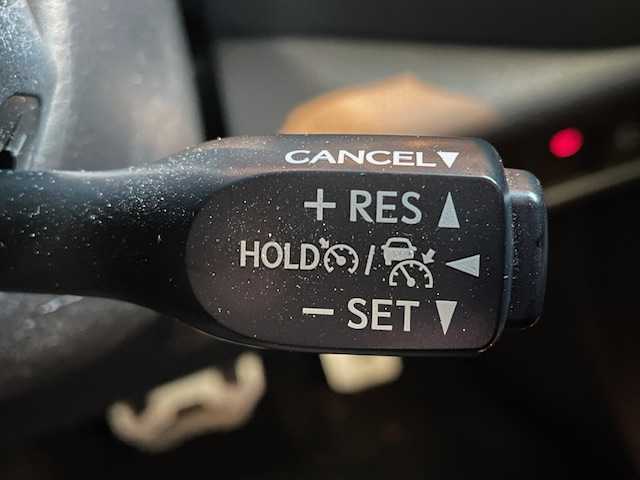 トヨタ Ｃ－ＨＲ S 宮城県 2017(平29)年 10万km コバルトブルーメタリック ディーラーオプションナビ/バックカメラ/レーダークルーズコントロール/プリクラッシュセーフティ/レーンキープアシスト/オートライト/オートマチックハイビーム/スマートキー/ドアバイザー/フロアマット/保証書/取扱説明書/スペアキー