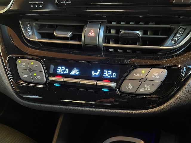 トヨタ Ｃ－ＨＲ S 宮城県 2017(平29)年 10万km コバルトブルーメタリック ディーラーオプションナビ/バックカメラ/レーダークルーズコントロール/プリクラッシュセーフティ/レーンキープアシスト/オートライト/オートマチックハイビーム/スマートキー/ドアバイザー/フロアマット/保証書/取扱説明書/スペアキー