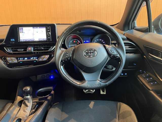 トヨタ Ｃ－ＨＲ S 宮城県 2017(平29)年 10万km コバルトブルーメタリック ディーラーオプションナビ/バックカメラ/レーダークルーズコントロール/プリクラッシュセーフティ/レーンキープアシスト/オートライト/オートマチックハイビーム/スマートキー/ドアバイザー/フロアマット/保証書/取扱説明書/スペアキー