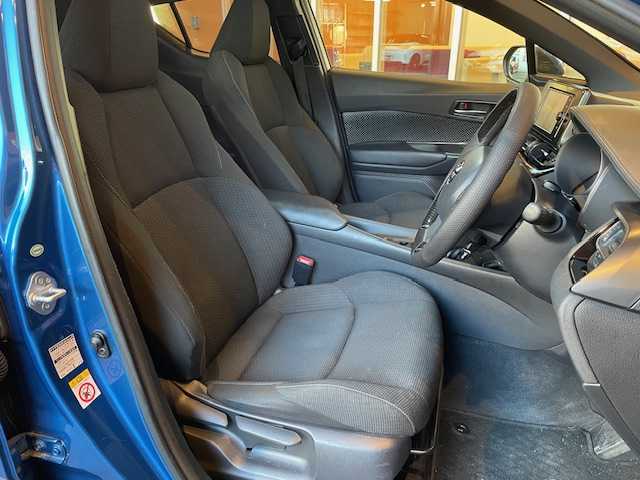 トヨタ Ｃ－ＨＲ S 宮城県 2017(平29)年 10万km コバルトブルーメタリック ディーラーオプションナビ/バックカメラ/レーダークルーズコントロール/プリクラッシュセーフティ/レーンキープアシスト/オートライト/オートマチックハイビーム/スマートキー/ドアバイザー/フロアマット/保証書/取扱説明書/スペアキー