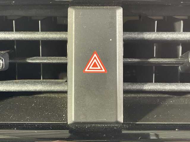 トヨタ プリウス A ツーリングセレクション 福岡県 2016(平28)年 12.6万km アティチュードブラックマイカ 純正ナビ/エアロパーツ(モデリスタ)/追従クルコン/シートヒーター【D+N】/HUD/パーキングアシスト/自動駐車/バックカメラ/ワンセグTV/CD/AM/FM/AUX/ビルトインETC/社外フロアマット/Wエアバッグ/カーテンエアバッグ/BSM/前後コーナーセンサー/プッシュスタート/スマートキー/AAC