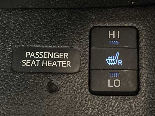 トヨタ プリウス A ツーリングセレクション 福岡県 2016(平28)年 12.6万km アティチュードブラックマイカ 純正ナビ/エアロパーツ(モデリスタ)/追従クルコン/シートヒーター【D+N】/HUD/パーキングアシスト/自動駐車/バックカメラ/ワンセグTV/CD/AM/FM/AUX/ビルトインETC/社外フロアマット/Wエアバッグ/カーテンエアバッグ/BSM/前後コーナーセンサー/プッシュスタート/スマートキー/AAC