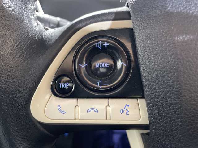 トヨタ プリウス A ツーリングセレクション 福岡県 2016(平28)年 12.6万km アティチュードブラックマイカ 純正ナビ/エアロパーツ(モデリスタ)/追従クルコン/シートヒーター【D+N】/HUD/パーキングアシスト/自動駐車/バックカメラ/ワンセグTV/CD/AM/FM/AUX/ビルトインETC/社外フロアマット/Wエアバッグ/カーテンエアバッグ/BSM/前後コーナーセンサー/プッシュスタート/スマートキー/AAC