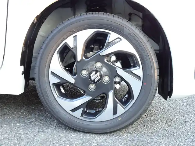 スズキ スペーシア カスタム HYBRID XS ターボ 千葉県 2025(令7)年 0.1千km ピュアホワイトパール/ブラック2トーン 【届出済未使用車】/純正ナビ/・フルセグTV/・全方位カメラ/・Bluetooth/・FM/AMラジオ/LEDヘッドライト/LEDフォグランプ/パワーモード/ヘッドアップディスプレイ/スズキセーティサポート/両側パワースライドドア/ハーフレザーシート/シートヒーター/純正15インチAW/アダプティブクルーズコントロール/プッシュスタート/スマートキー2本/プレミアムUV/IRカットガラス/サイド/カーテンエアバッグ/保証書/取扱説明書