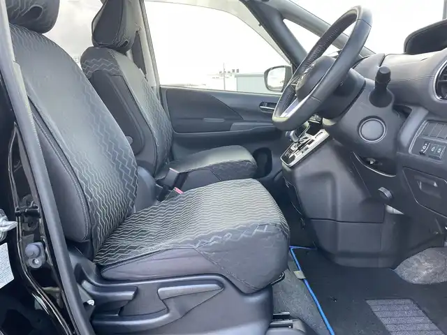 日産 セレナ e－パワー ハイウェイスター V 鳥取県 2020(令2)年 4万km 黒 純正１０型ナビ／ＴＶ／ＤＶＤ／ＣＤ／ＢＴ/アラウンドビューモニター/フリップダウン/ドライブレコーダー・ビルトインＥＴＣ/セーフティパックＢ/エマージェンシーブレーキ/プロパイロット/レーンキープアシスト/両側パワースライドドア/ＬＥＤライト/フォグライト/前後クリアランスソナー/全席シートカバー/電動パーキングブレーキ/プッシュエンジンスタート/純正１５インチアルミホイール/フロアマット