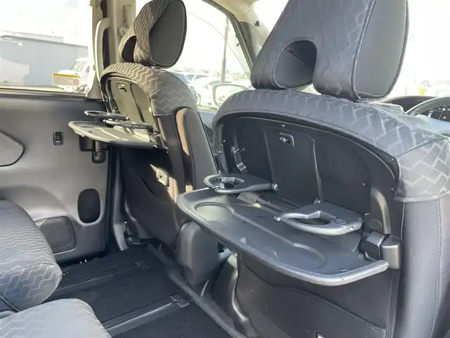 日産 セレナ e－パワー ハイウェイスター V 鳥取県 2020(令2)年 4万km 黒 純正１０型ナビ／ＴＶ／ＤＶＤ／ＣＤ／ＢＴ/アラウンドビューモニター/フリップダウン/ドライブレコーダー・ビルトインＥＴＣ/セーフティパックＢ/エマージェンシーブレーキ/プロパイロット/レーンキープアシスト/両側パワースライドドア/ＬＥＤライト/フォグライト/前後クリアランスソナー/全席シートカバー/電動パーキングブレーキ/プッシュエンジンスタート/純正１５インチアルミホイール/フロアマット